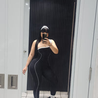 Jumpsuit strapless JK con líneas de contraste